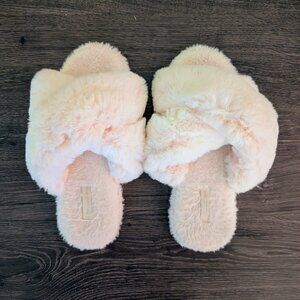 Halluci White Faux Fur Slippers